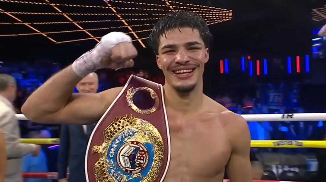 ซานเดอร์ ซายาส - อาบาส บาราโอ เล็งจัดไฟต์รวมแชมป์ปีหน้า