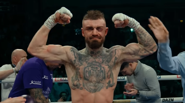 ลูอิส คร็อกเกอร์ เตรียมป้องกันแชมป์ครั้งแรกที่ วินด์เซอร์ พาร์ค