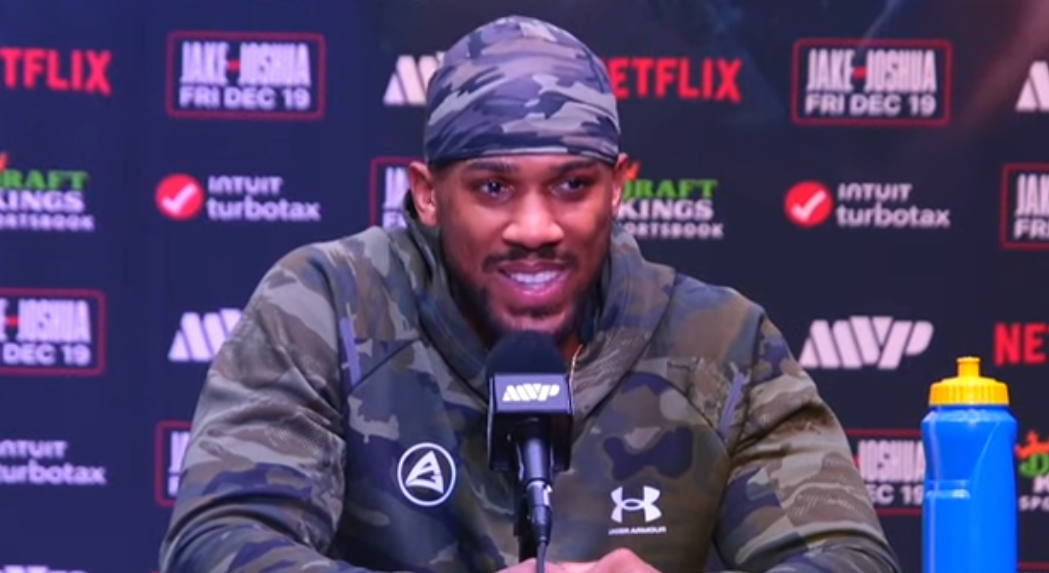 แอนโธนี โจชัว กดดัน ไทสัน ฟิวรี เซ็นสัญญาภายใน 24 ชั่วโมง